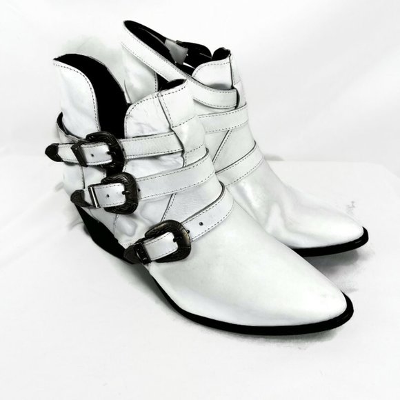 Musse and Cloud Women's Boots Booti Size 8 Western Buckes Bride Made in Spain - Picture 1 of 7